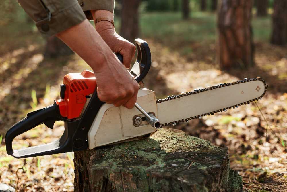 A Guide to Understanding Chainsaw Chain Direction of Travel